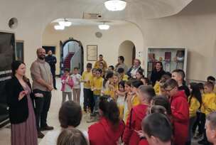 Osnovci u Narodnom pozoristu RS