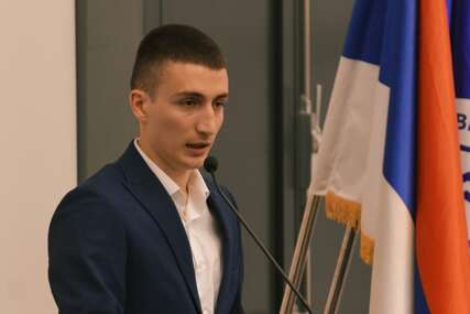 Malešević poručio gradonačelniku „Banjaluka ima mnogo OZBILJNIJIH PROBLEMA od renoviranja privatnih zgrada“