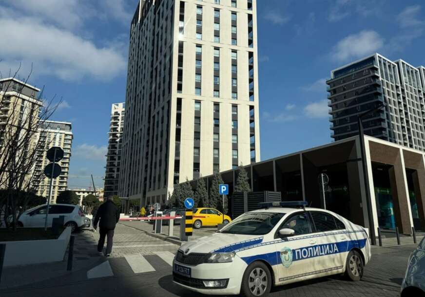 (VIDEO, FOTO) "Nisam htio da platim reket" Policija KRUŽI OKO ZGRADE Bake Praseta, provjeravaju se KAMERE