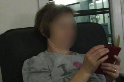 Izbo je nožem u stanu: Ovo je žena (60) KOJU JE SIN UBIO, radila kao medicinska sestra