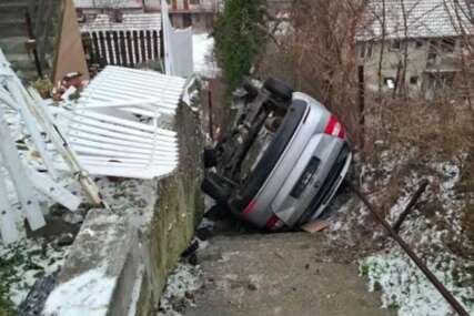 KAKO SE OVO DESILO Automobil se prevrnuo, a jedna stvar je potpuna misterija