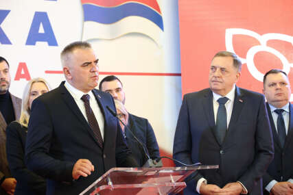 „NE MOGU OVO DA RADE“ Minić najavio podnošenje krivičnih prijava protiv odgovornih u CIK BiH
