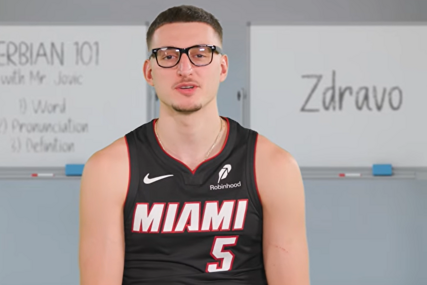 (VIDEO) Njihovi pokušaji su pravi hit: Nikola Jović učio saigrače srpski