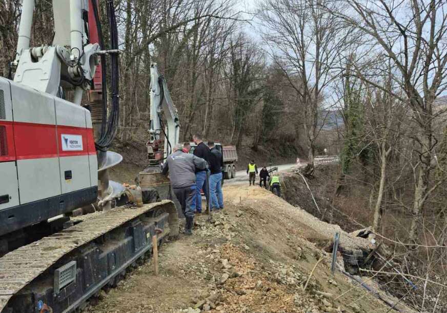 (FOTO) Radovi vrijedni 570.000 KM: U toku saniranje klizišta u Ljubačevu
