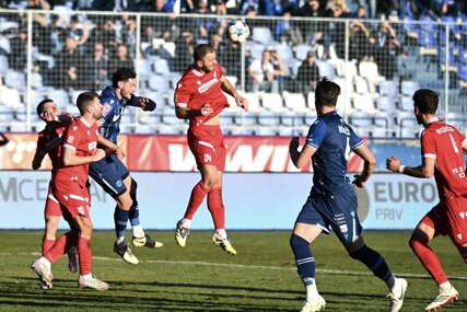 Treći međusobni susret u 13 dana: Željezničar traži spas, Sloga žestoko oslabljena