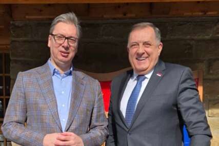 (FOTO) Sastali se Dodik i Vučić: Zajedno nastavljamo da čuvamo mir, jačamo saradnju i gradimo sigurniju budućnost za sve