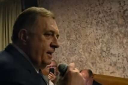 (VIDEO) Dodik se uhvatio mikrofona: Ovako vladajuća koalicija slavi pobjedu Siniše Karana