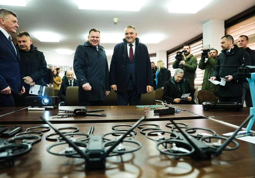 (FOTO) Neće Srpska zaostajati za svijetom: Počinjemo proizvodnju „Muve“ i „Gavrana“