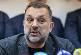 Zaprijetio i osoblju srpske Ambasade: Konaković najavio blokadu glasanja državljana Srbije u BiH