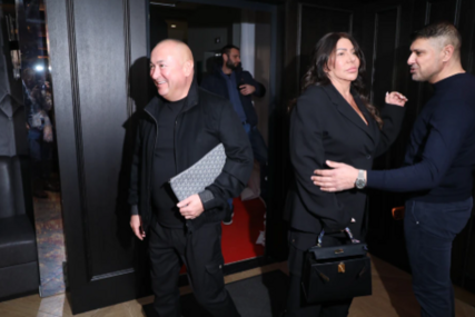 Ima se, može se: Đanijeva žena se pojavila u javnosti sa PAPRENO SKUPOM torbicom