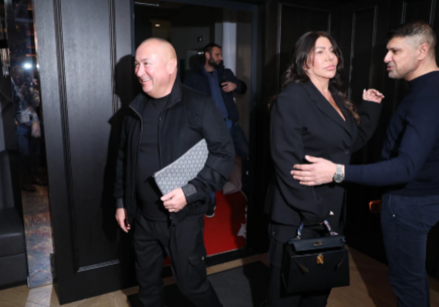 Ima se, može se: Đanijeva žena se pojavila u javnosti sa PAPRENO SKUPOM torbicom