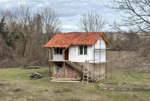 Dvojica mladića stradala u vikendici na obali Drine