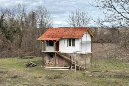 Dvojica mladića stradala u vikendici na obali Drine