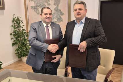 (FOTO) Unapređenje praktičnih znanja studenata: Potpisan sporazum o saradnji i obavljanju stručne prakse RUGIPP i PMF