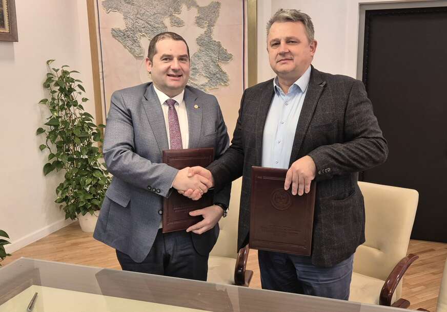 (FOTO) Unapređenje praktičnih znanja studenata: Potpisan sporazum o saradnji i obavljanju stručne prakse RUGIPP i PMF