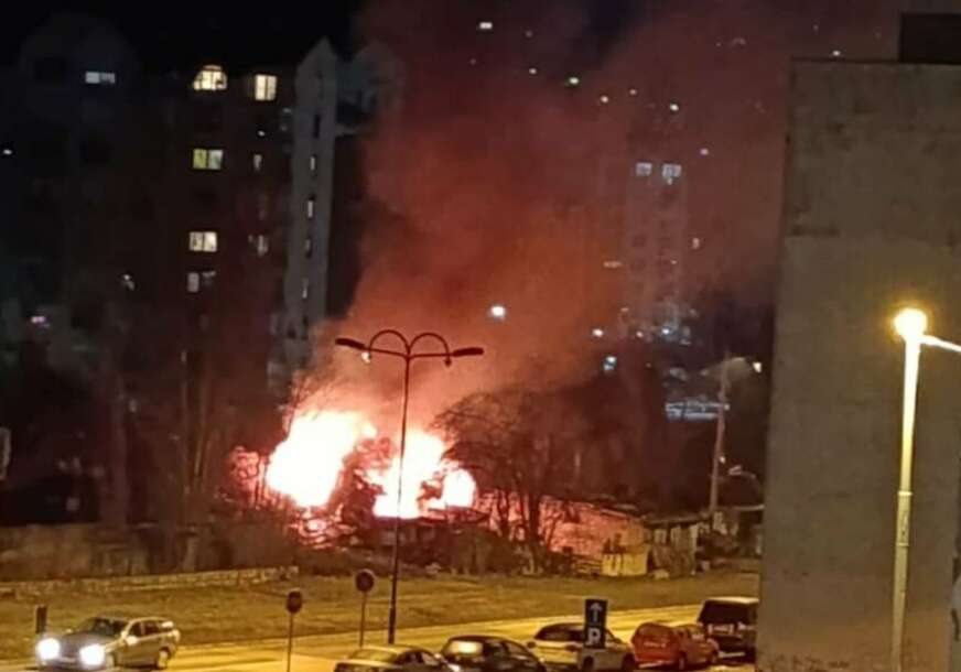 POŽAR U SARAJEVU Gorio napušten objekat, vatrogasci na terenu