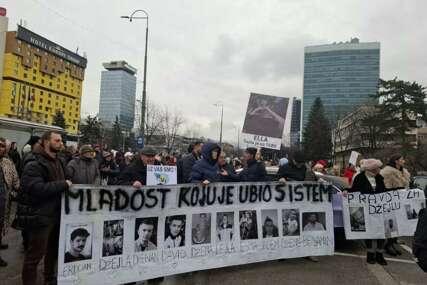 (VIDEO, FOTO) "Pravosuđe je rak rana ovog društva, ruke su vam krvave" Sedmi protesti u Sarajevu, ljudi ujedinjeni ŽELE PRAVDU