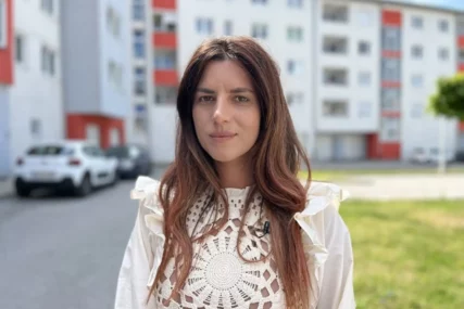 (FOTO) "Oteo mi je telefon s namjerom da ga uništi" Napadnuta novinarka u Istočnom Sarajevu, oglasila se Delegacije EU