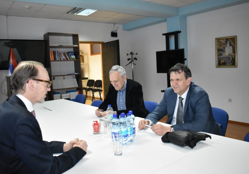 (FOTO) "Dosta je bilo avanturističke politike" Blanuša se sastao sa predstavnicima 3 VAŽNE DRŽAVE, evo o čemu su razgovarali
