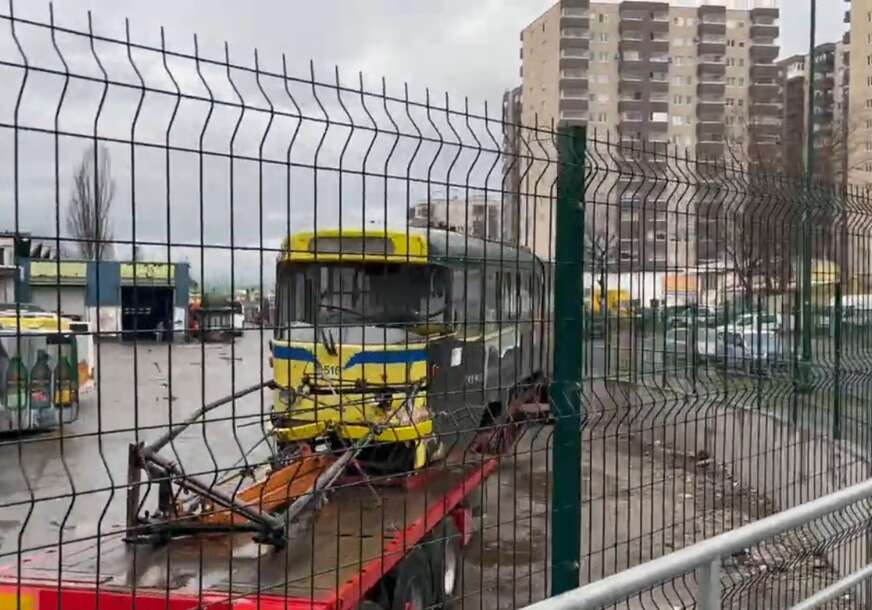 (VIDEO) Nastavlja se uviđaj: Ovako izgleda sarajevski TRAMVAJ SMRTI dan nakon tragedije