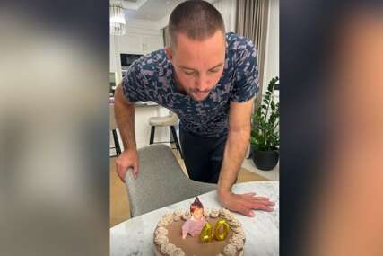 (FOTO) Troicki proslavio jubilarni rođendan: Žena ga obradovala, pa podijelila sve javno