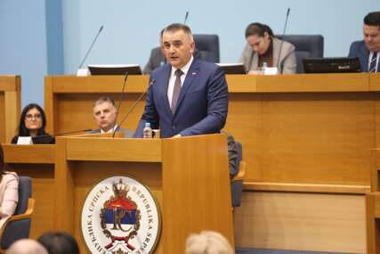 (FOTO) "VJEROVALI ILI NE" Profesor ustavnog prava tvrdi da je NEUSTAVNA i treća Minićeva vlada