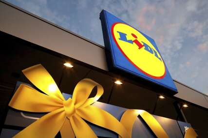 (FOTO) PRIPREME SU POČELE Ruši se objekat u Laktašima na mjestu gdje će uskoro biti Lidl