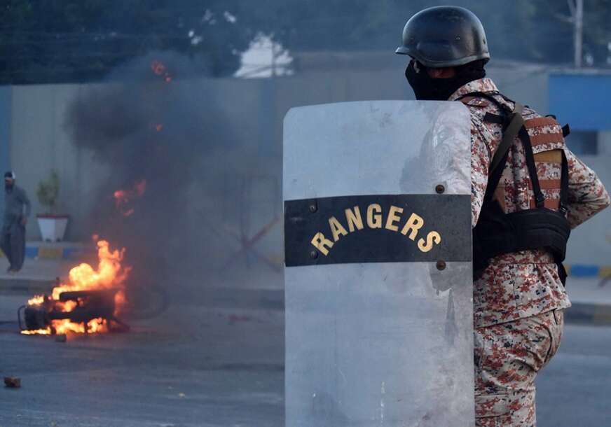 PRIPREME ZA INVAZIJU Hiljade marinaca i padobranaca u pripravnosti, američke „foke“ i „rendžeri“ stigli na Bliski istok