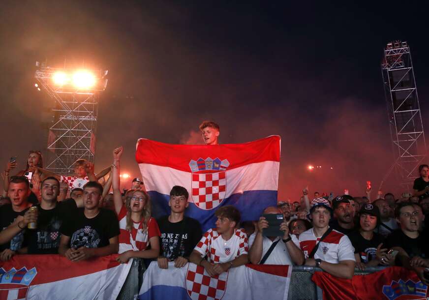 (FOTO) Kako je USTAŠKA IDEOLOGIJA ponovo postala PRIHVATLJIVA: Svaki 4. Hrvat ispod 24 godine podržava ustaše i stao bi uz NDH, jedan podatak posebno zabrinjava