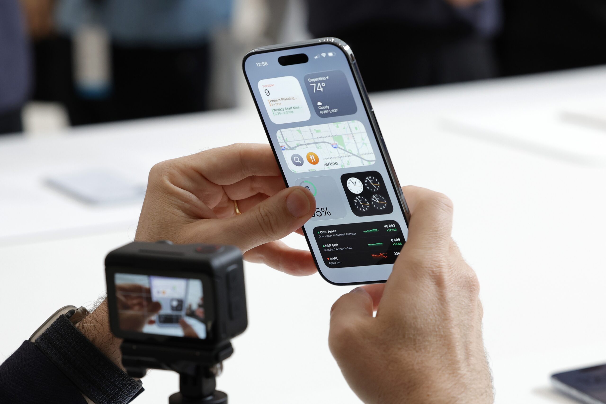 Ajofn fold stiže tokom 2026. godine, korisnici sa nestrpljenjem čekaju