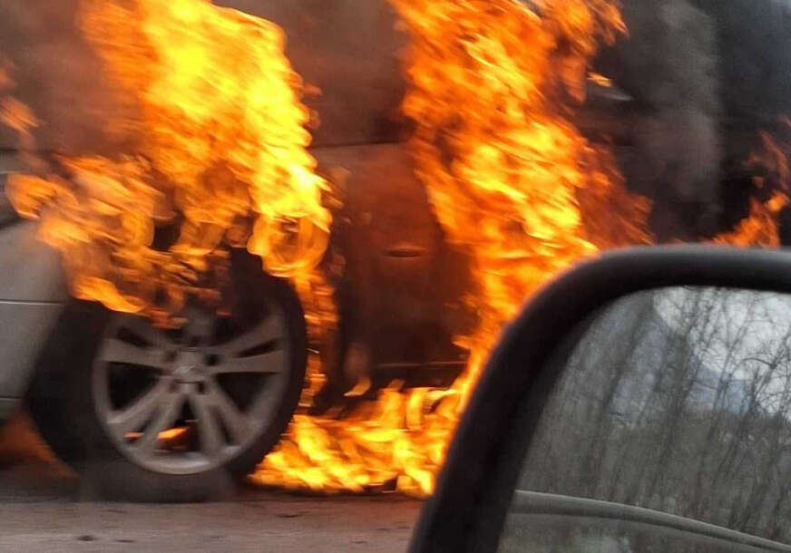 požar na automobilu
