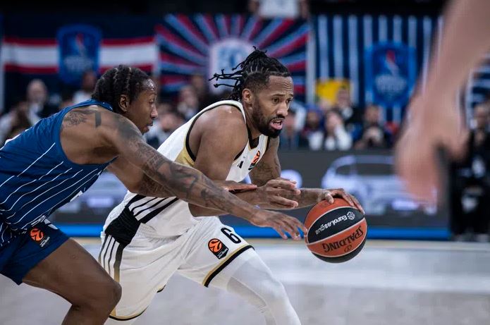 Asvel slavio u derbiju začelja: Bivši košarkaš Partizana slomio Efes