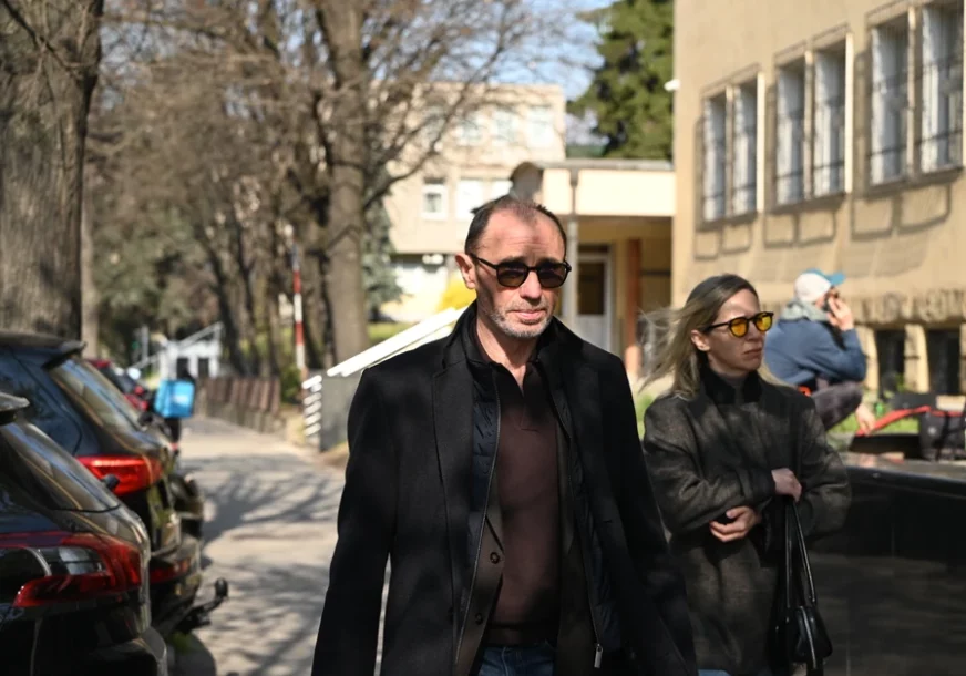 "Nagovaraju dijete da daje lažne iskaze" Oglasio se otac Angeline Aćimović nakon suđenja Kecmanovićima