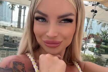 (FOTO) ŠARENI BIKINI, A OBLINE SIJEVAJU Anja Todorović se oglasila iz Dubaija, pa pokazala trenutnu atmosferu