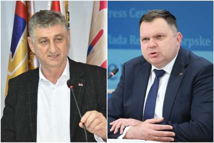 (FOTO) "Ko garantuje da nije bilo POSTROJAVANJA" Đurić prozvao Budimira nakon što su položeni vijenci na spomenik u Modranu