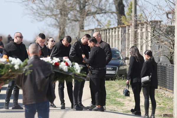 (VIDEO) "Ostavio si neizbrisiv trag u našim životima" Darkov brat bio je dio ovog benda 10 godina, članovi iz grupe se oprostili