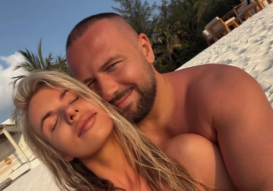 "Samo da sve bude kako treba" Estradni par PRVI USPIO DA KUPI KARTE, bili zarobljeni na Maldivima, a evo kad kreću za Srbiju