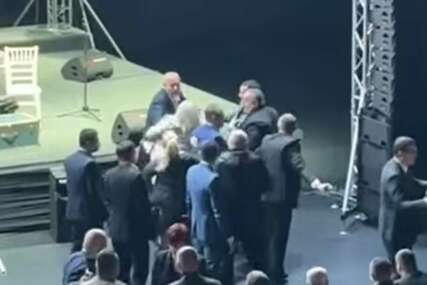 (VIDEO) Incident u Istočnom Sarajevu: Babalj se potukao pred početak Akademije o egzodusu Srba?