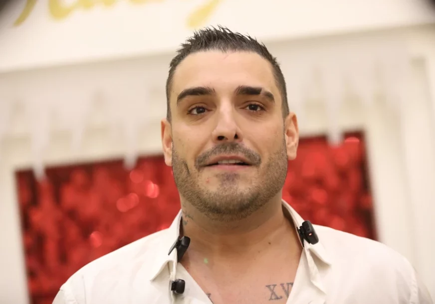 "Darko Lazić je imao ovlašćenje" Pjevačica počela da nastupa kao maloljetna, roditelji njenom kolegi dali saglasnost da putuju u inostranstvo