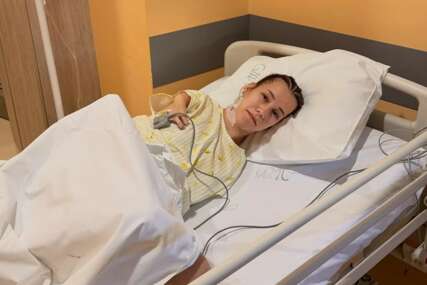 (FOTO) "Još sam otečena od lijekova" Hrabra Djevojka sa krilima se oglasila nakon NAPUŠTANJA BOLNICE, pa objavila fotografiju sa buketom cvijeća