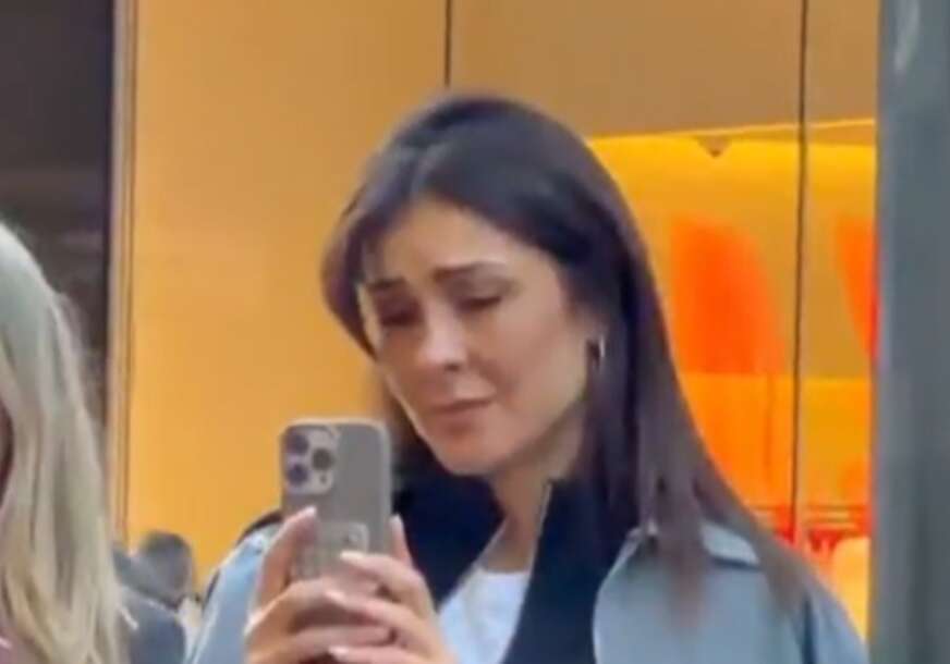 (VIDEO) Nije znala da je prolaznici gledaju: Dragana Mićalović PLAČE NASRED ULICE, savladale je emocije