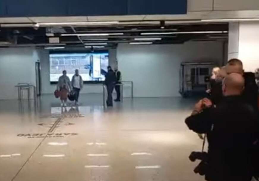 Avion sa državljanima BiH sletio u Sarajevo