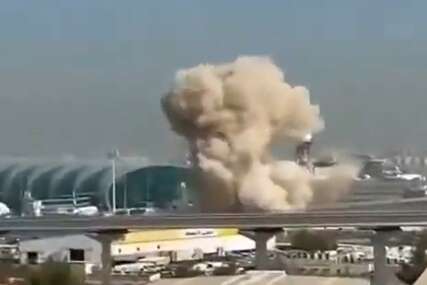 (VIDEO) Izdigla se VELIKA PEČURKA DIMA: Dron se velikom brzinom zabija u aerodrom u Dubaiju, ovo je snimak iranskog udara