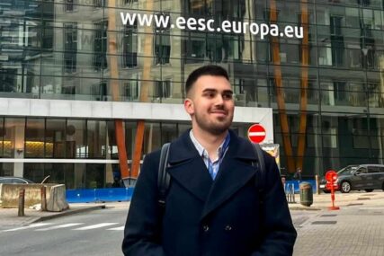 (FOTO) Veliki iskorak za mladog Banjalučanina: Student Aleksa Dabić predstavljao BiH na YEYS programu EU