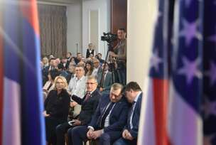 General Majkl Flin predavanje u administrativnom centru RS