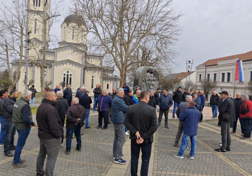 (FOTO) Na licu mjesta bili i borci VRS: Oglasila se policija nakon skupa u Modranu, evo da li je bilo incidenata