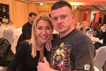 (FOTO) "POBJEDA" Jovana Jeremić grli dečka Tigra posle velikog trijumfa u Beču