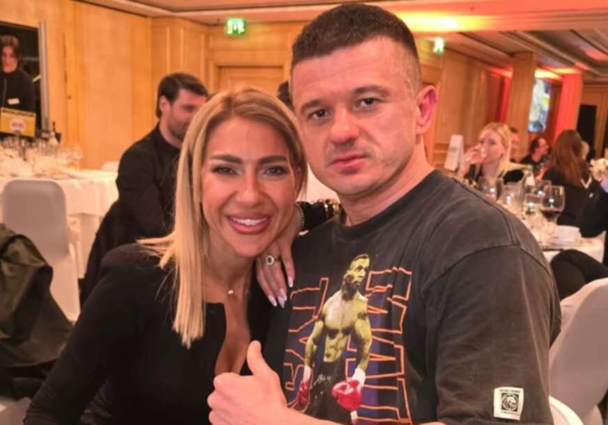 (FOTO) "POBJEDA" Jovana Jeremić grli dečka Tigra posle velikog trijumfa u Beču