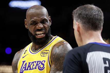 (VIDEO) Može i bez Dončića: Vukčević treći strijelac tima, Lebron pojačao veteranski rekord