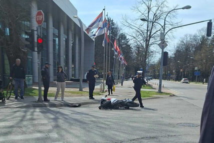 (FOTO) Nesreća u Banjaluci: U sudaru povrijeđen motociklista